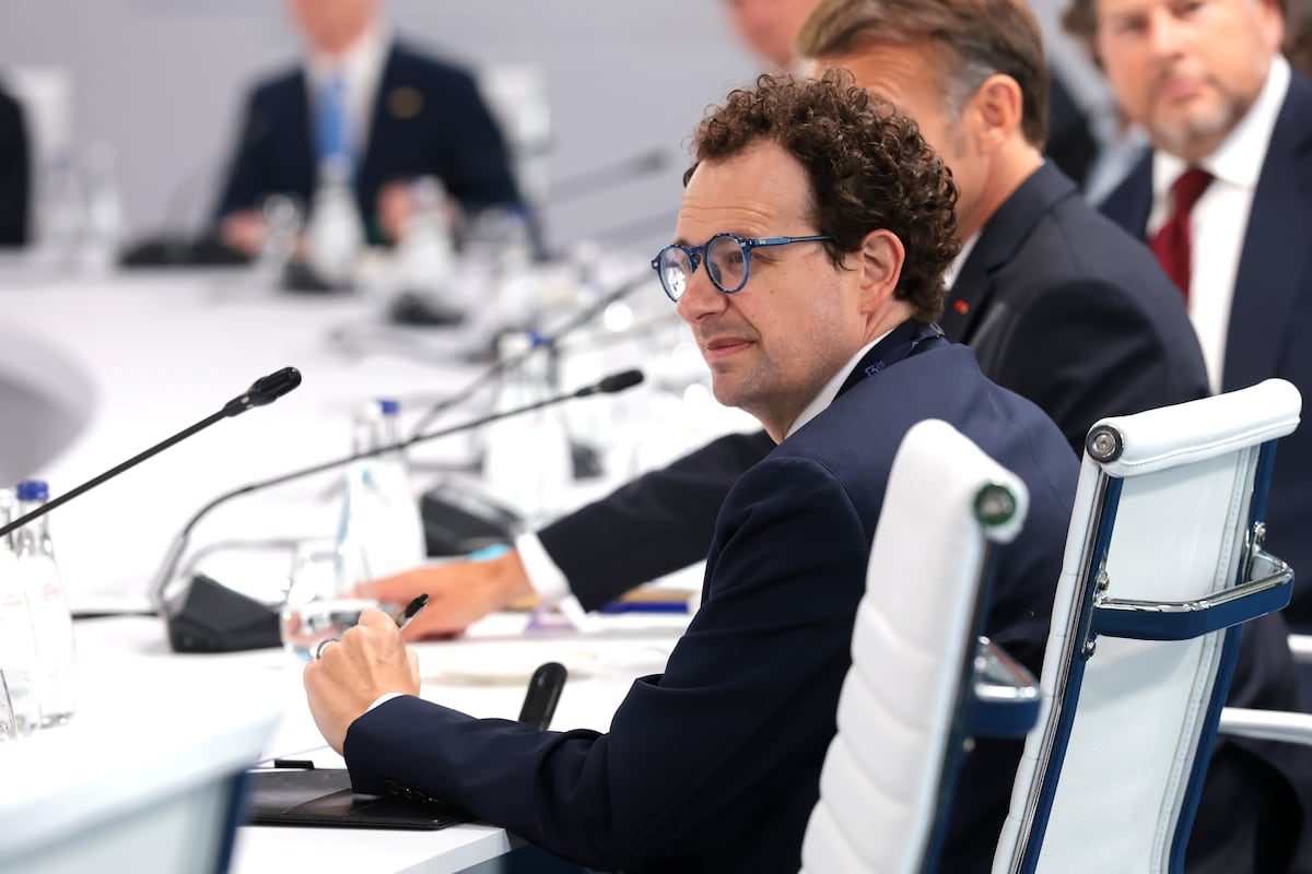 El director general de Anthropic pide ralentizar el progreso de la IA y que todas las empresas admitan verificadores ex…