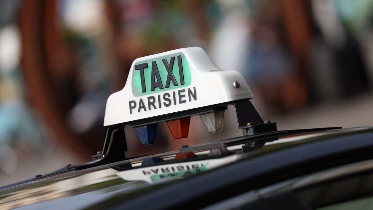 Paris : le chauffeur de taxi mis en accusation pour le viol d’une cliente reste en détention