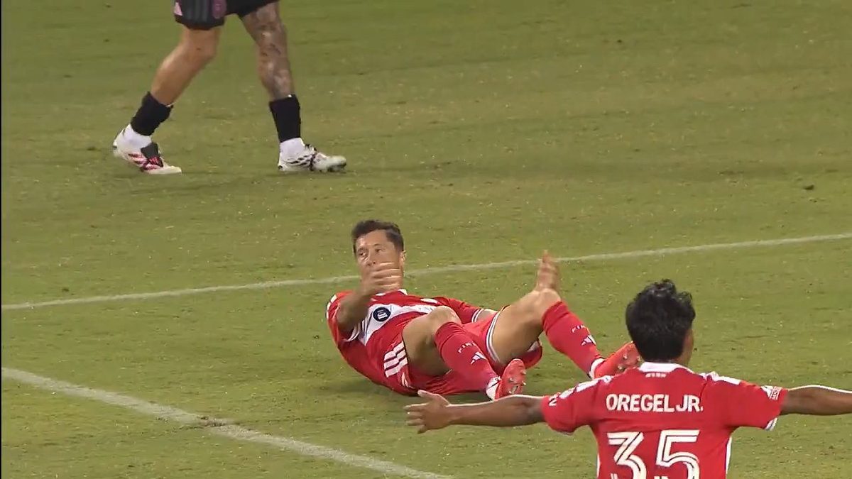 "Ochroniarz" Messiego ruszył do Lewandowskiego. Sceny w hicie MLS
