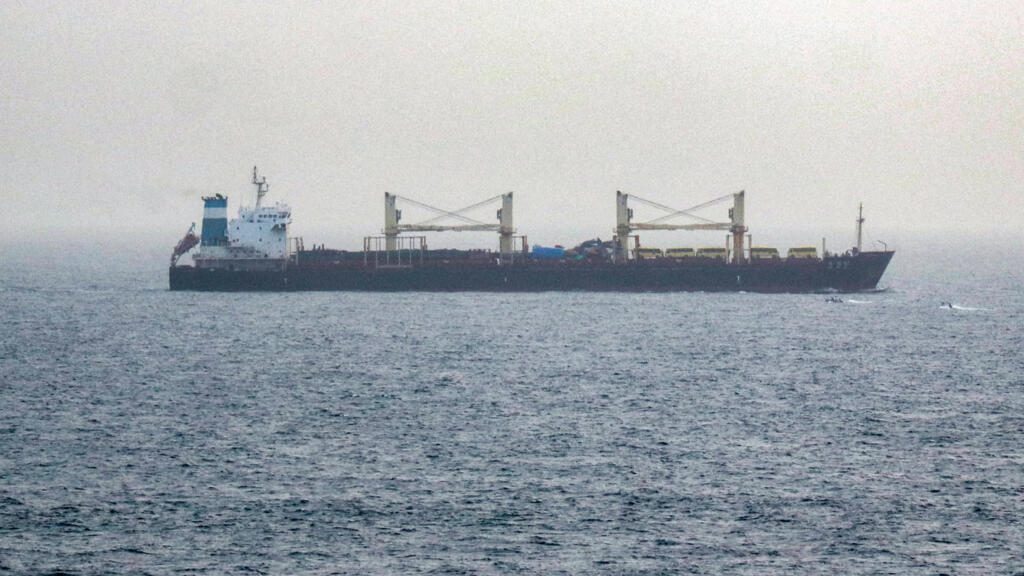 En direct : le pétrole franchit la barre des 100 dollars le baril après des frappes iraniennes