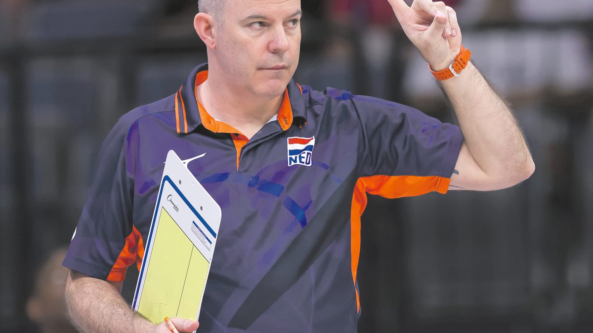 Britse bondscoach Joel Banks van Nederlandse volleyballers over het Wilhelmus: ’Daar krijg ik inmiddels kippenvel van’