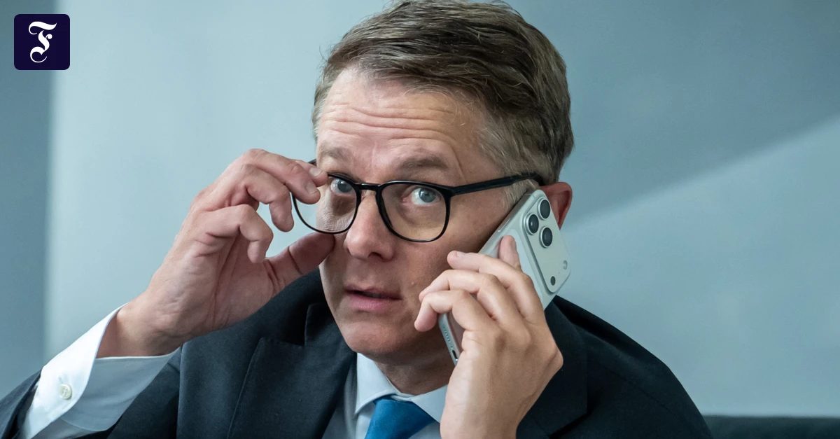Sozialkassen in Finanznot: Müssen Privatversicherte bald einen „Pflegesoli“ zahlen?