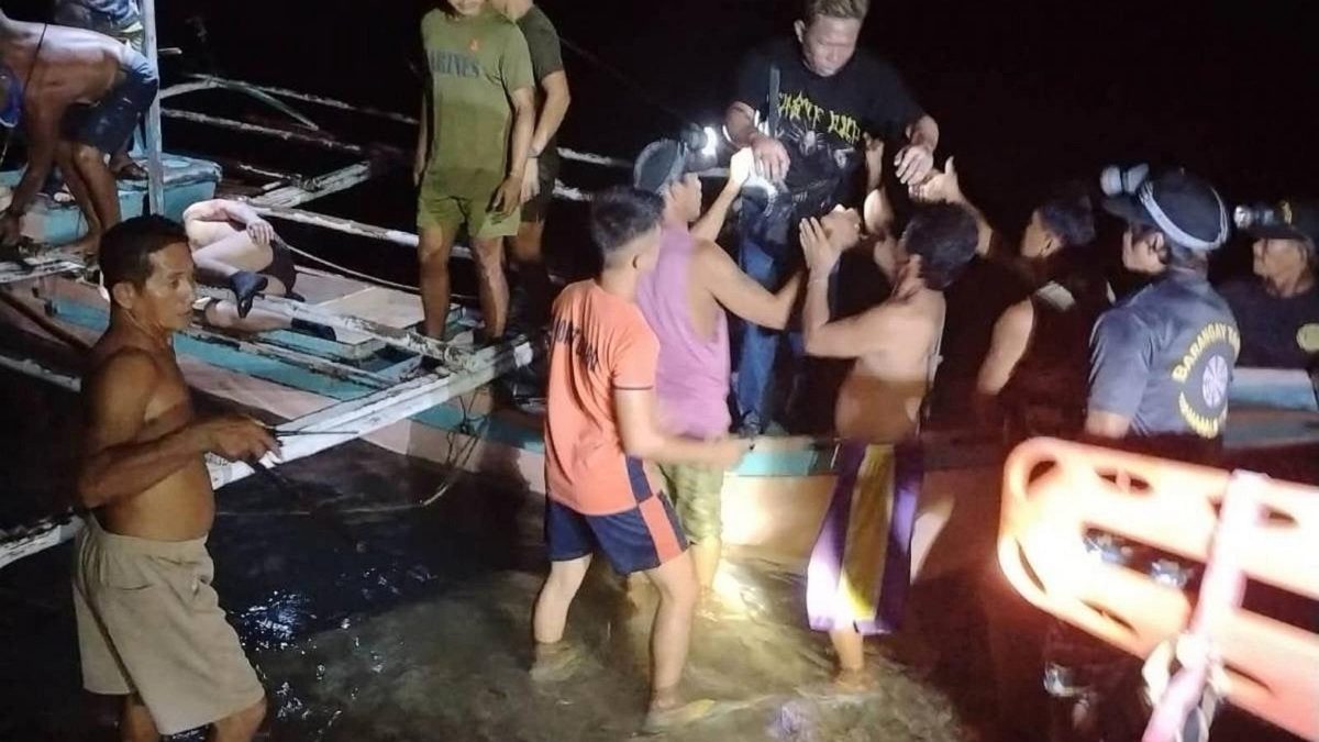 Fire on passenger ferry in Philippines leaves dozens missing and at least 5 dead