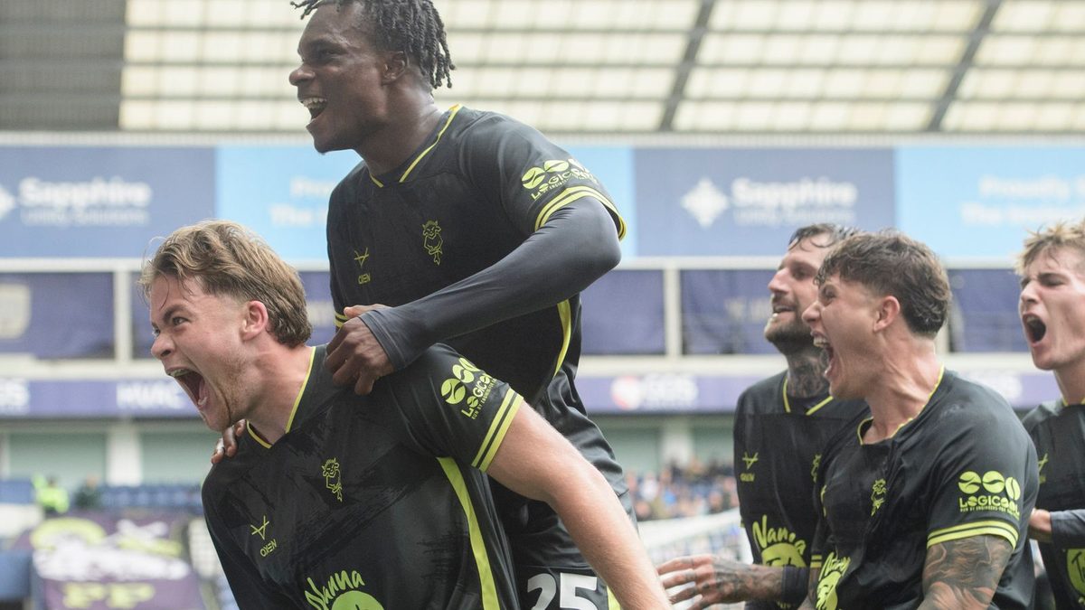 Lincoln earn late win at Preston
