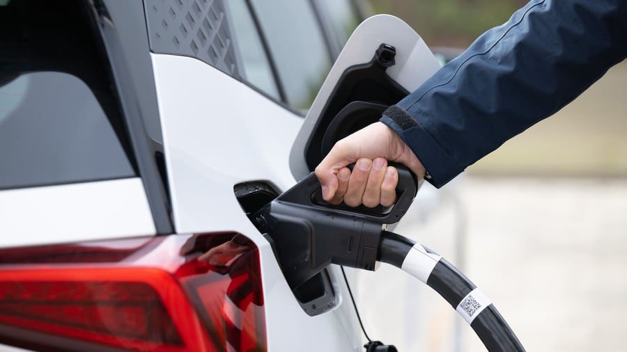 Mobilität: Mehr als jeder Vierte will aufs E-Auto umsteigen