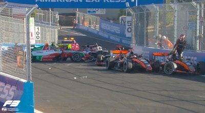 Zeer zware crash in de Formule 3 met maar liefst zeven auto’s, Hamilton verwacht geen spektakel in race
