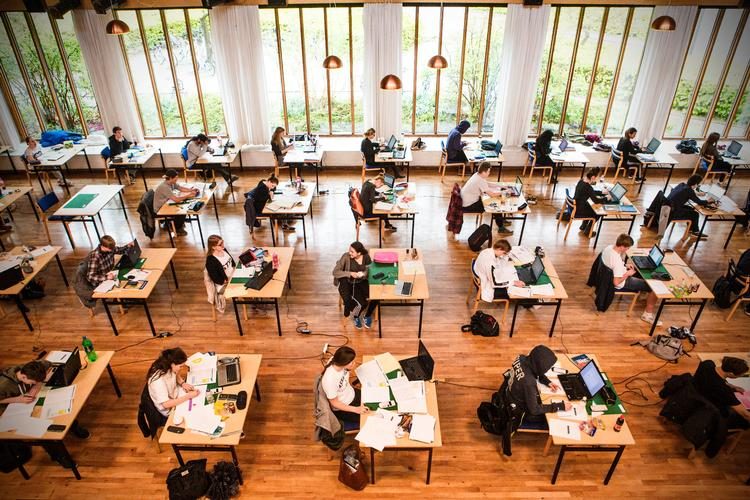 Snyd med kunstig intelligens er udbredt i skolen viser undersøgelse