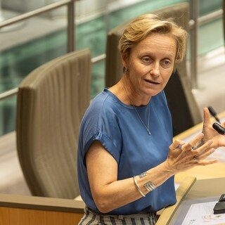 Live - Na kritiek verdedigt minister De Ridder dading met luchthavens: ‘Ik heb nooit in het parlement gezegd dat de sub…