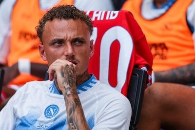 Napoli laat ex-Club-smaakmaker Noa Lang uit selectie na ruzie op training: “Hij gedroeg zich slecht”