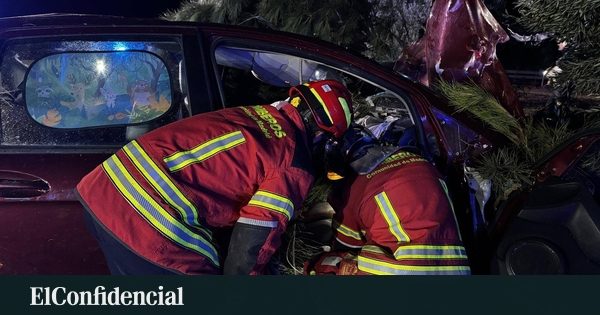 Un hombre, herido grave tras impactar su coche contra el árbol de una rotonda en Griñón (Madrid)