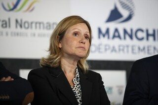 Budget 2027 : Yaël Braun-Pivet plaide pour une adoption par 49 : 3 si « les discussions s’enlisent pendant des mois »