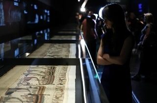 Le commissaire de l’exposition de la Tapisserie de Bayeux à Londres raconte comment il a « créé un moment magique »