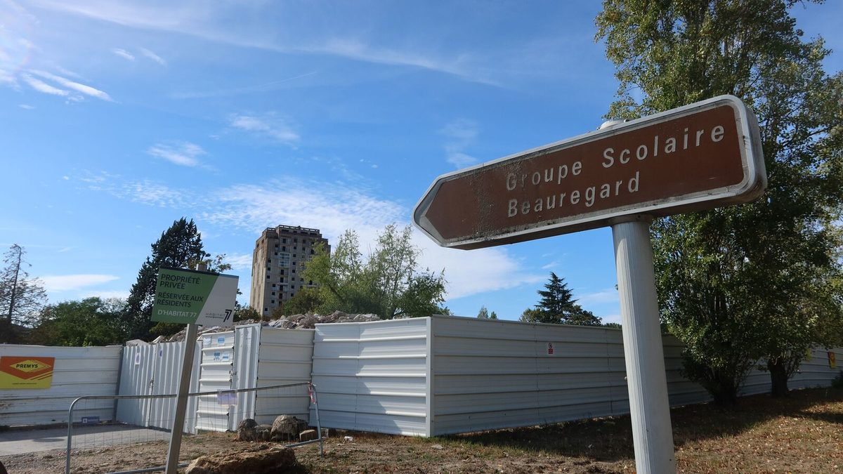 Des poussières du chantier jusque dans la cour d’école : les pelleteuses stoppées pendant les récréations à Melun
