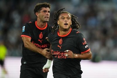 Van een invalbeurt met impact gesproken: Diego Moreira trekt scheve situatie recht voor AC Milan met twee goals in even…