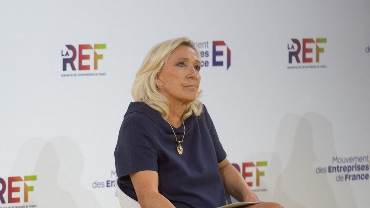 Marine Le Pen préfère un budget "imparfait, opérationnel" avant la présidentielle, plutôt qu'une loi spéciale
