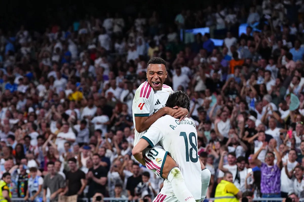 Un Madrid fulgurante aprovecha la inocencia del Rayo y calma las aguas del Bernabéu