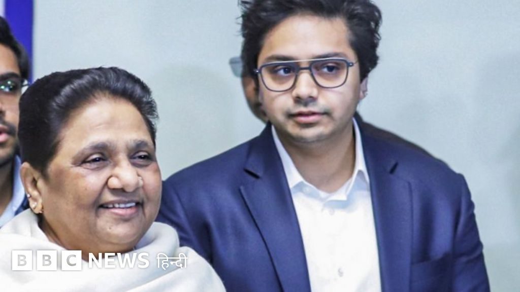 बीएसपी से 'कभी इन कभी आउट', कौन हैं आकाश आनंद जिन्हें मायावती ने किया 'मुक्त'