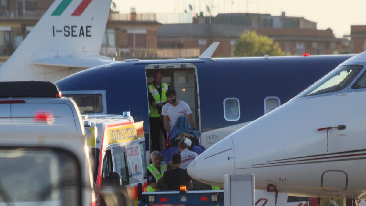 L'aereo con Alessandro Di Battista atterrato a Ciampino