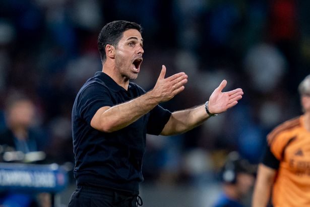Mikel Arteta spotted 'raging' at three Arsenal stars during Napoli win