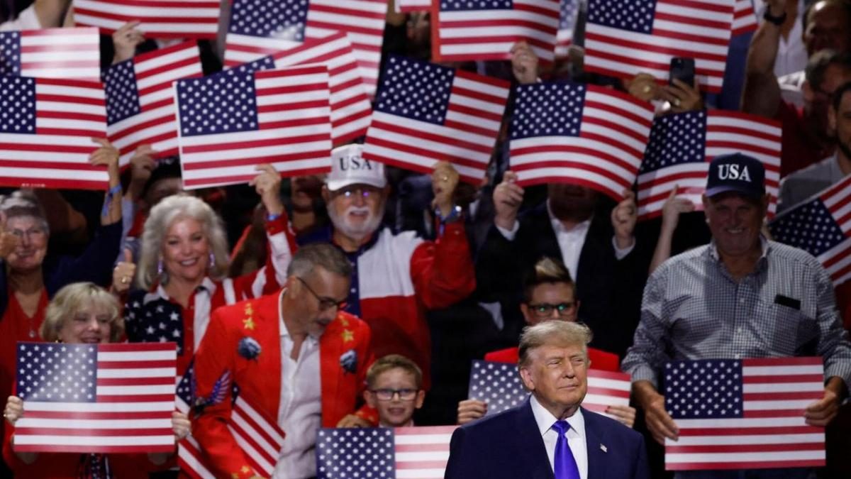 I nat afslørede Trump sin plan: Vil lokke vælgere med 5000 dollar