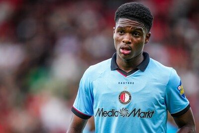 Feyenoord-jeugd beleeft droomstart in Barcelona met goals van Zinhagel en Schaken