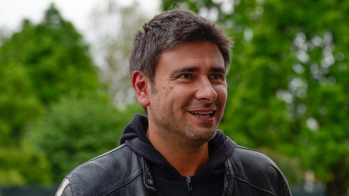 Alessandro Di Battista “sta migliorando”: si lavora al rientro in Italia da venerdì. L’associazione Schierarsi: “Non ve…