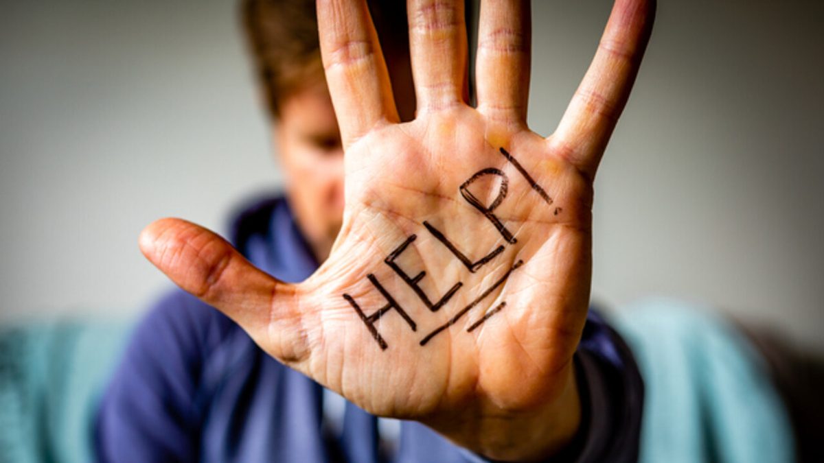 Suicidio terza causa di morte tra i giovani, 'prendere sul serio i segnali di allarme'