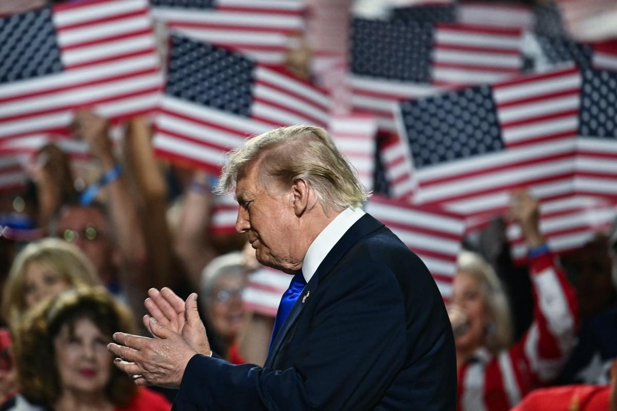 A Dallas, Trump promet un « dividende » de 5 000 dollars par citoyen si son parti garde le contrôle du Congrès