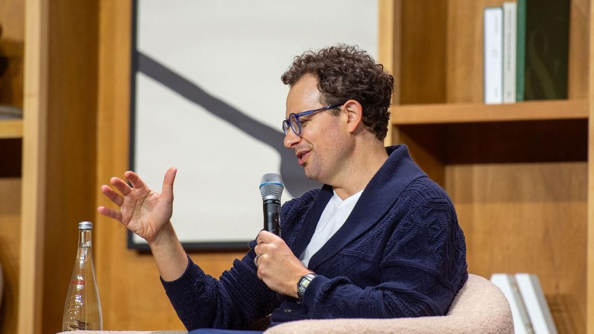 Künstliche Intelligenz: Chef von KI-Firma Anthropic für verlangsamte Entwicklung