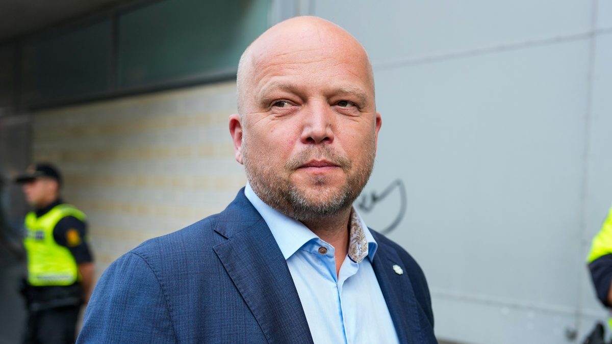 Senterpartiet holder pressekonferanse om drivstoffprisen