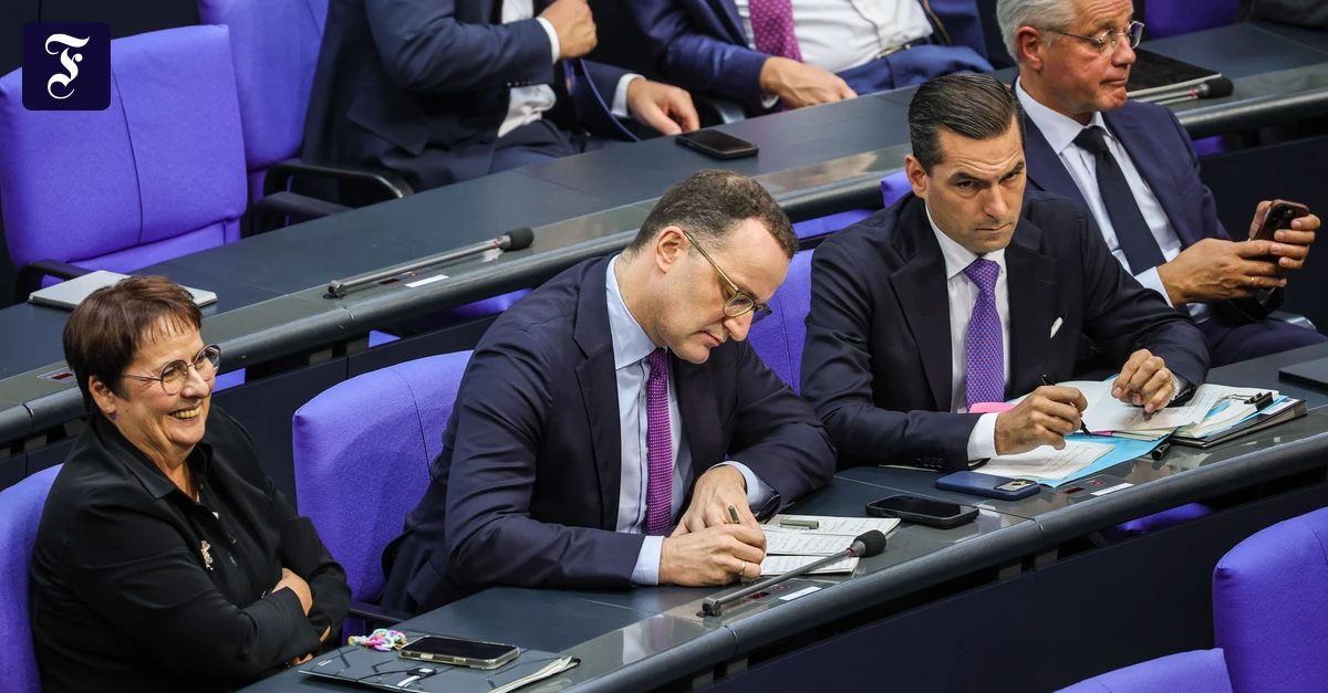 Deutschland-Liveblog: Spahn bittet um Entschuldigung: „Ich war zu feige“