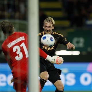 Julian Brandt zet Ajax op voorsprong tegen Fortuna