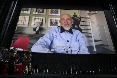 John Malkovich wint prijs voor beste acteur op filmfestival Venetië