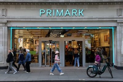 Jarenlang gezegd dat ze géén webshop nodig hadden: Primark gaat in het VK voor het eerst kleding thuisbezorgen