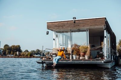 Op het water is het elke dag vakantie, maar je moet er wel veel voor regelen