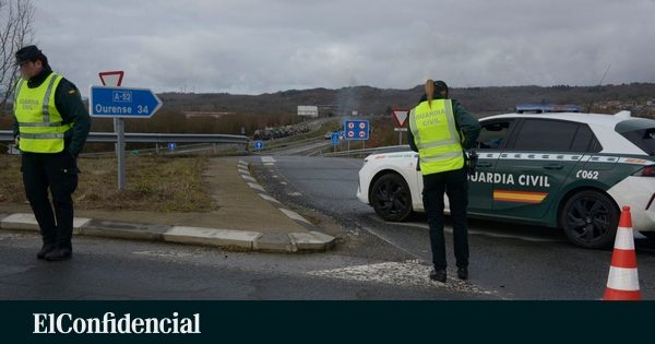 Muere un hombre tras salirse de la vía con su vehículo y colisionar contra un árbol en Castro de Rei (Lugo)