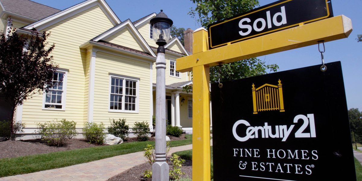 Housing market: Mortgage rates rise for third straight week to highest level since June 2025 while home sales fall for…