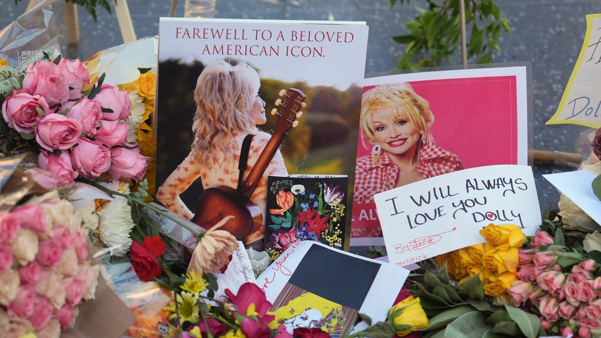 Därför höll Dolly Parton sin cancer hemlig