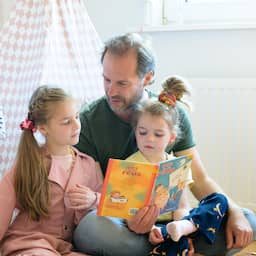 Ouders kunnen het leesplezier van kinderen vergroten: 'Laat zien dat het leuk is'