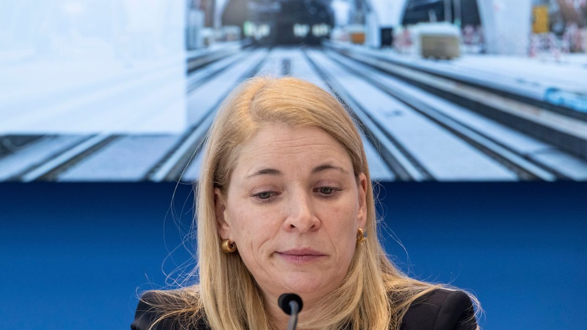 Deutsche Bahn: Sanierung des Schienennetzes wird laut Bahnchefin Evelyn Palla länger dauern