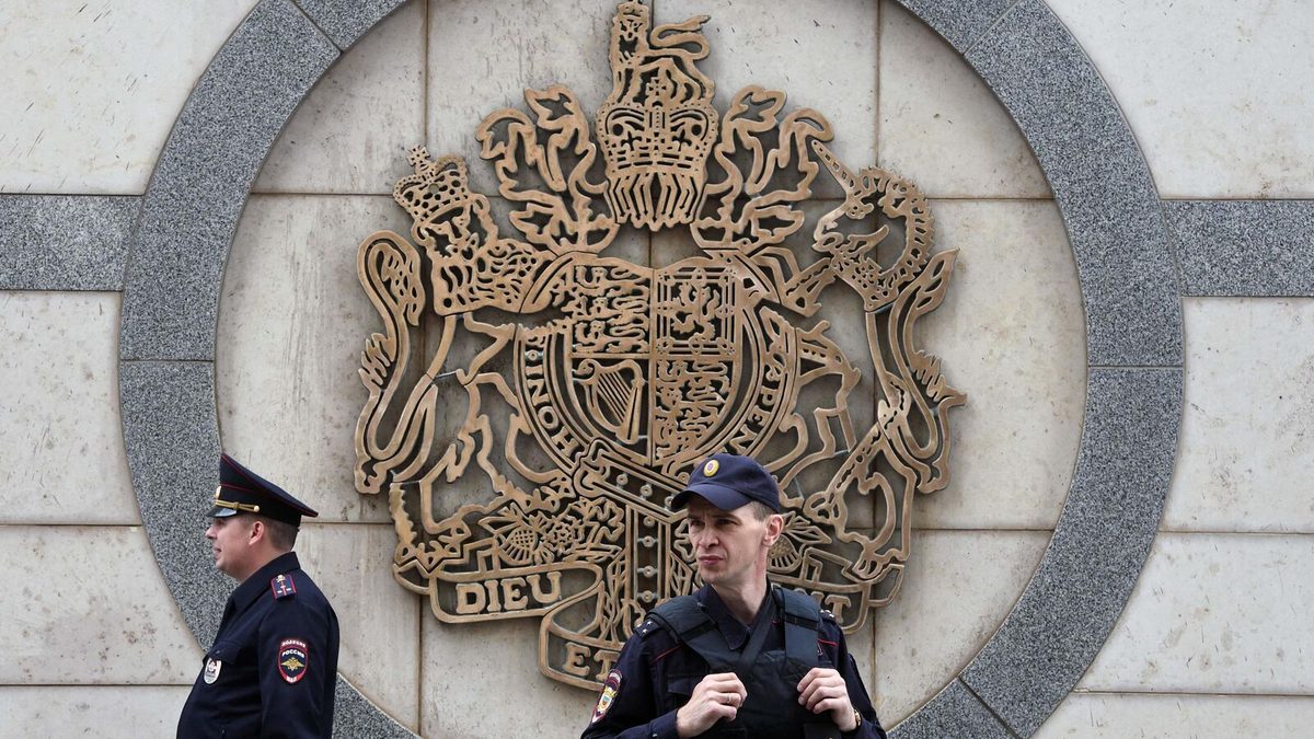 La Russie accuse un agent de sécurité de l’ambassade britannique de Moscou de complot