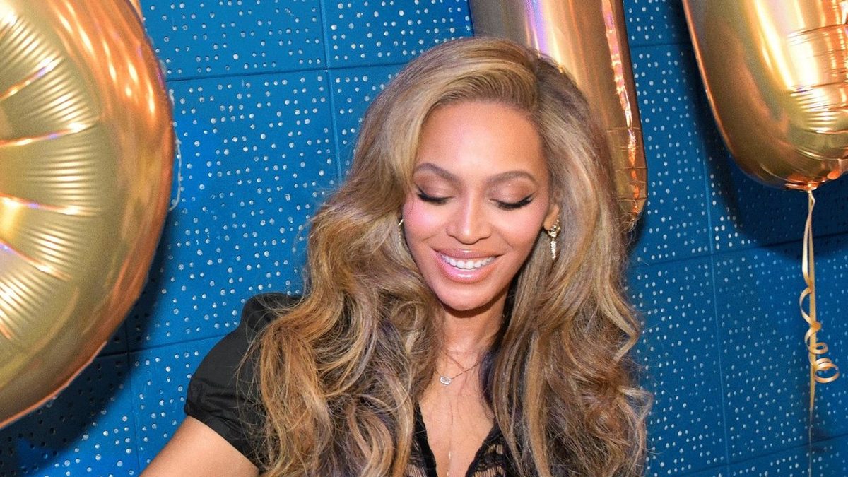 Inside Beyoncé’s “B’Day”-Inspired Hair Transformation