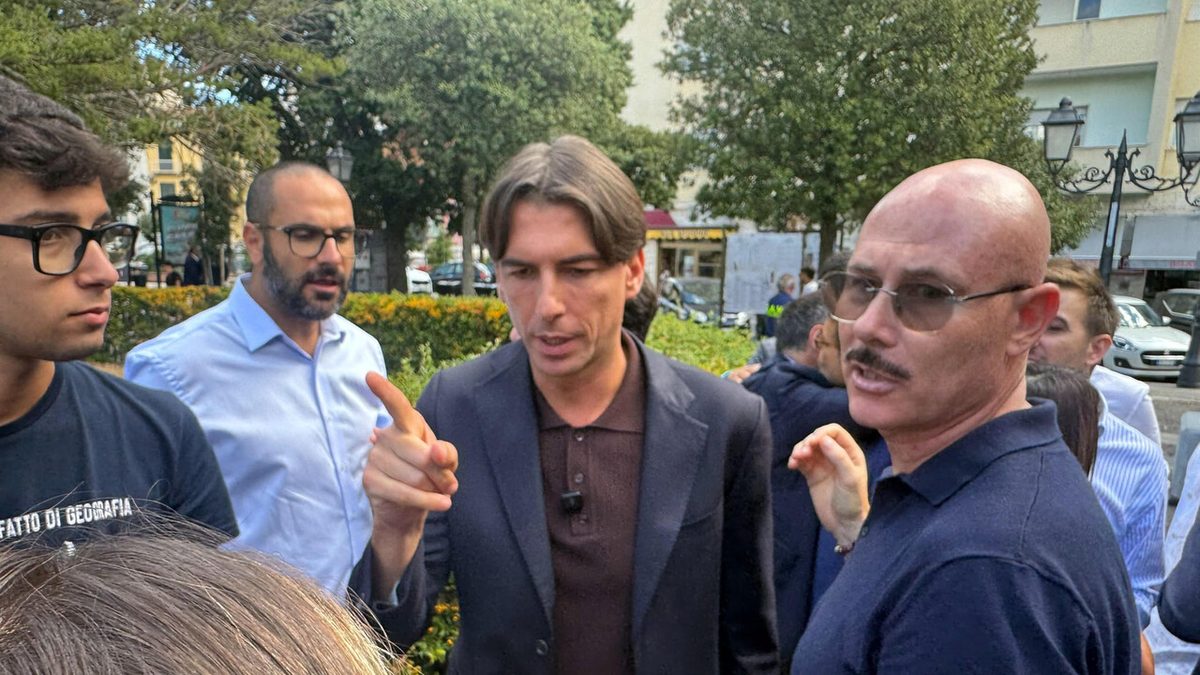 Onorato: 'Destra folle irrispettosa della democrazia'