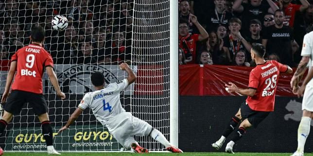 Rennes prend la tête de la Ligue 1 en infligeant à l’OM une troisième défaite d’affilée
