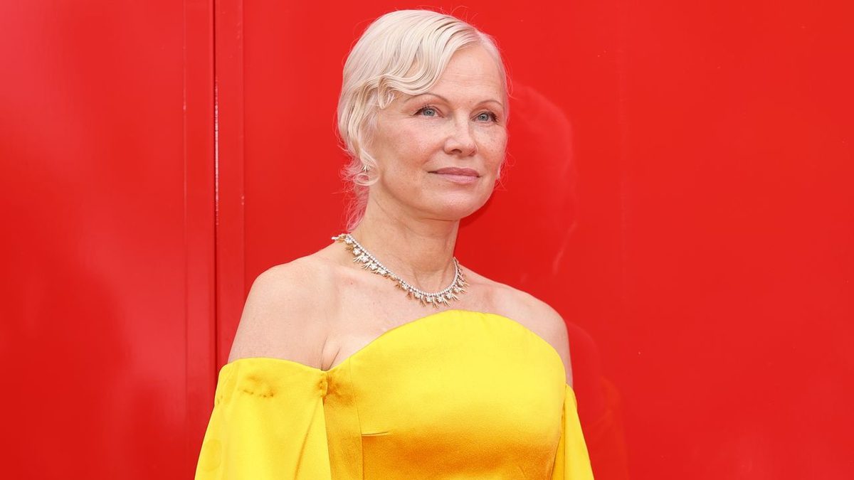 Festival del Cinema di Venezia 2026: Pamela Anderson regina senza trucco del red carpet e le pagelle dei beauty look ne…