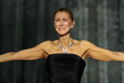Celine Dion gaat een paar keer de mist in tijdens comebackconcert maar Parijs vergeeft het haar