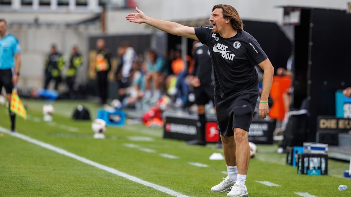 Elversberg-Trainer im Interview - „Meine Frau hasst meine langen Haare“