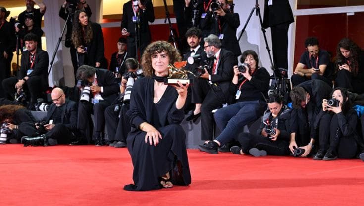 Il Leone d’oro parla danese: a Venezia trionfa l’unica regista. Per l’Italia zero titoli