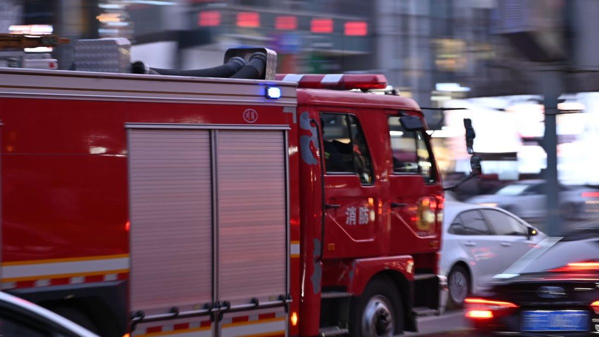 Brände: Mindestens 20 Tote bei Brand auf Frachter in Ostchina