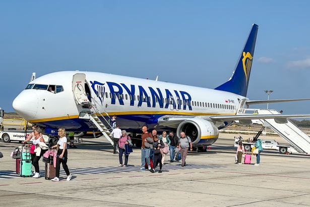 Free Ryanair booking 'tip' prevents you from getting the middle seat on flight
